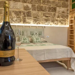 https://suite-zaccaria.in-sardinia.net